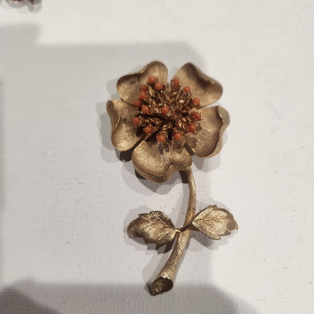 Vintage  Gold Tone Flower Brooch Coral Bead Accent Floral Pin Ledo 1961